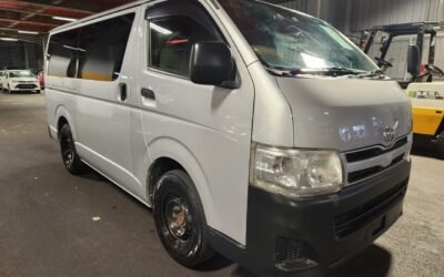 PAG11354 Toyota Hiace